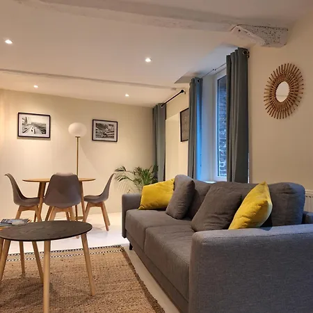 Tres Bel Au Pied Du Port L'albatre * 생발레리앙코